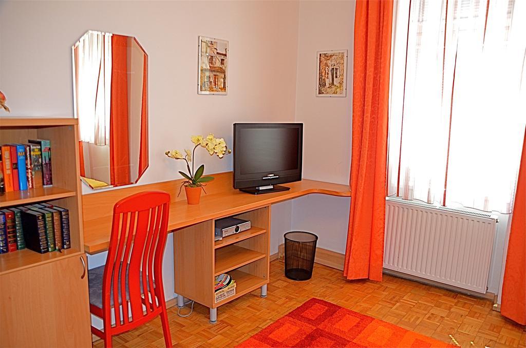 Apartment Philadelphia Wenen Kamer foto